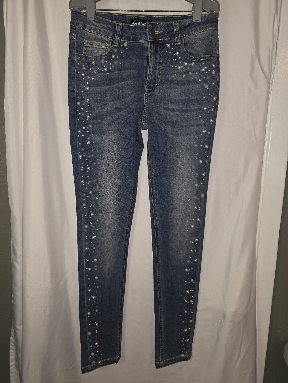 ✨ Vocal Pearl & Rhinestone Embellished Skinny Jeans ✨